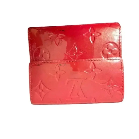 Louis Vuitton Women's Red Vernis Elise Wallet Logo Accents - Picture 5 of 11
